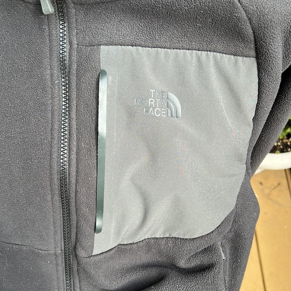 The North face, Polartec front zip jacket - Picture 3 of 7